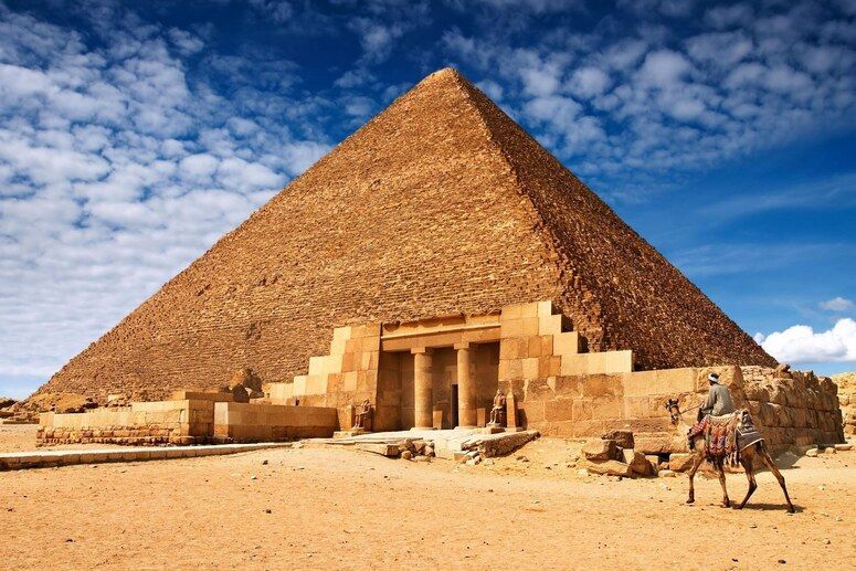 Private Day Tour to Giza Pyramids and Sphinx