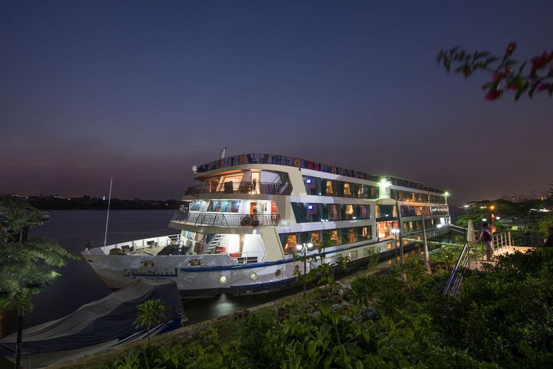 Pyramids and Nile Cruise Holidays